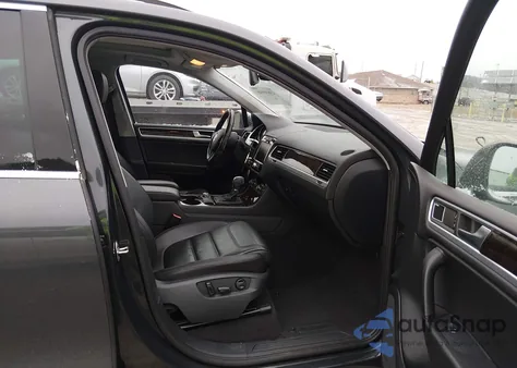 2013 Volkswagen Touareg Tdi Executive from USA, damaged, VIN WVGEP9BP1DD003516